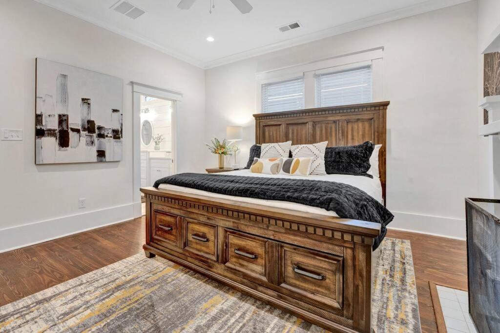 The Victorian - Elegant 3Br Home Near Overton Memphis Eksteriør billede