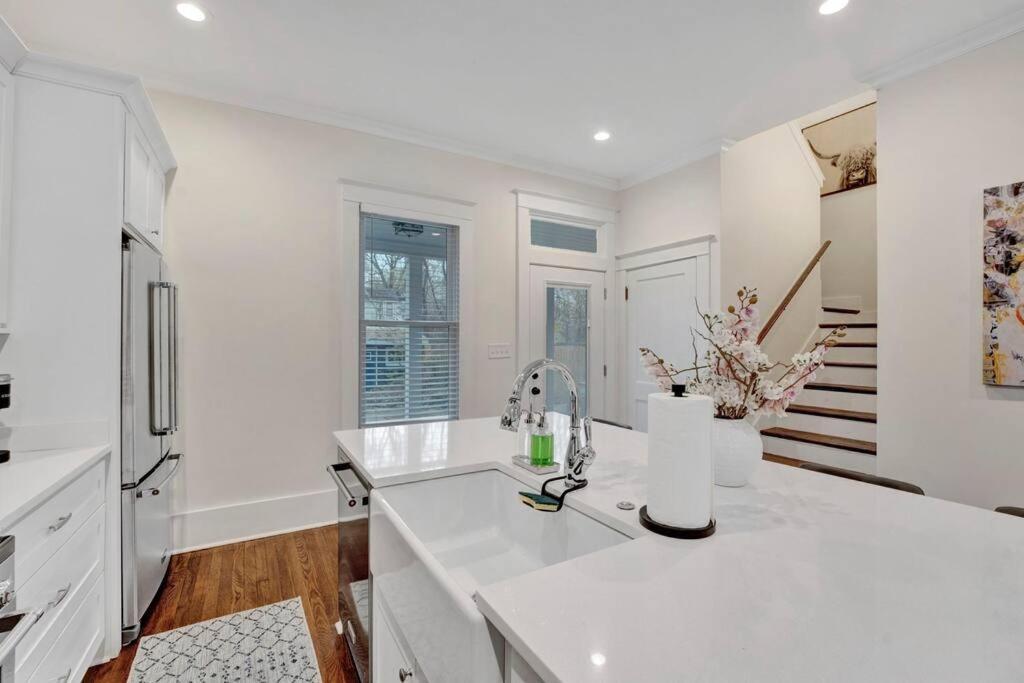 The Victorian - Elegant 3Br Home Near Overton Memphis Eksteriør billede